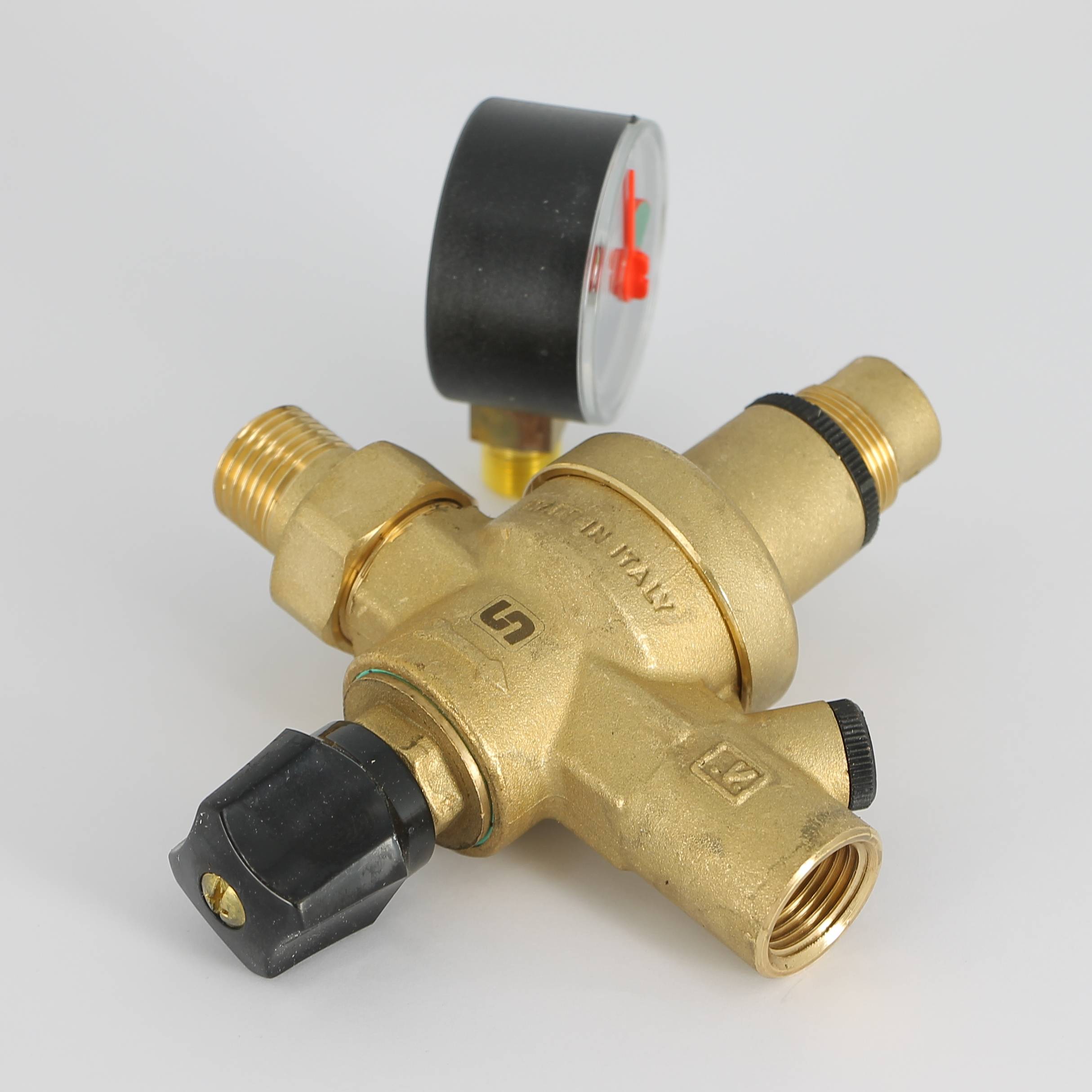 Клапан подпиточный UNI-FITT 1/2 НВ с редукционным соединением и манометром 290A2000