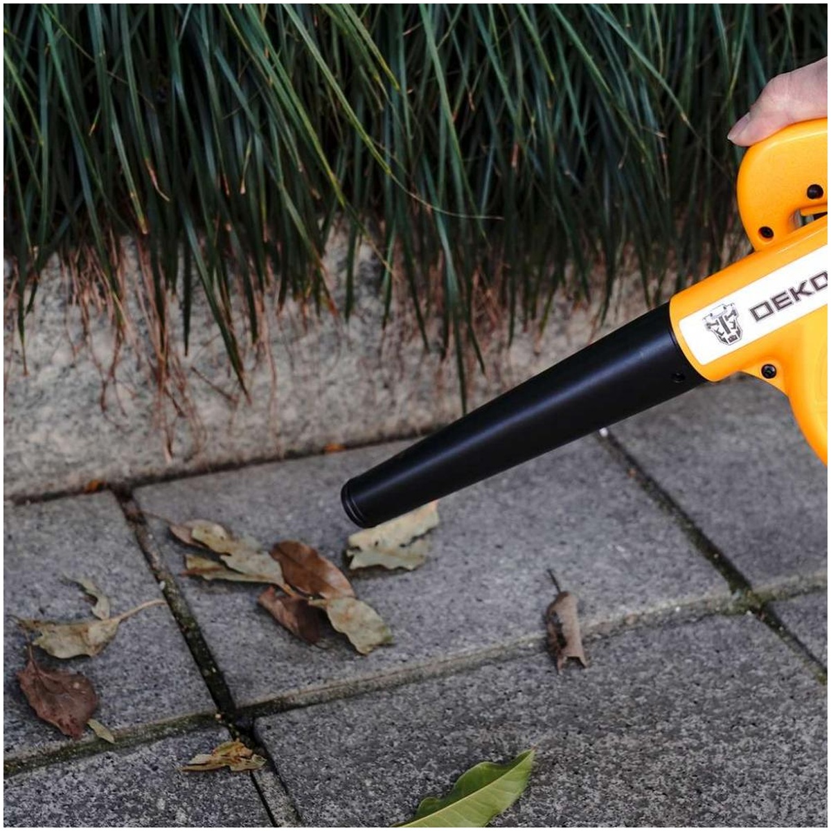 Воздуходувка электрическая DEKO DKBL600 600 Вт 063-4300