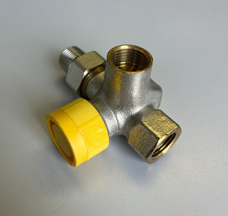 Вентиль трехходовой Oventrop Ду 15 1/2 с обходным участком левый 1180582