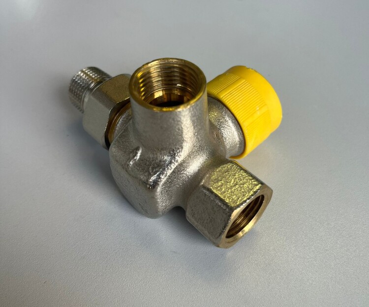 Вентиль трехходовой Oventrop Ду 15 1/2 с обходным участком правый 1180583