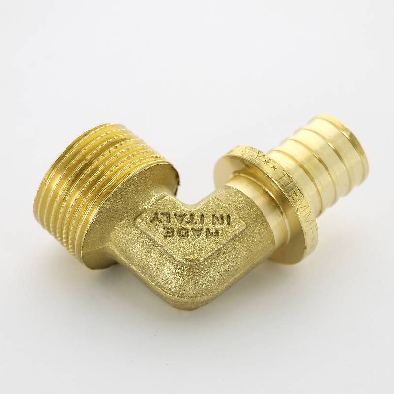 Угол аксиальный Uni-Fitt 20x3/4 НР латунь 745G7300