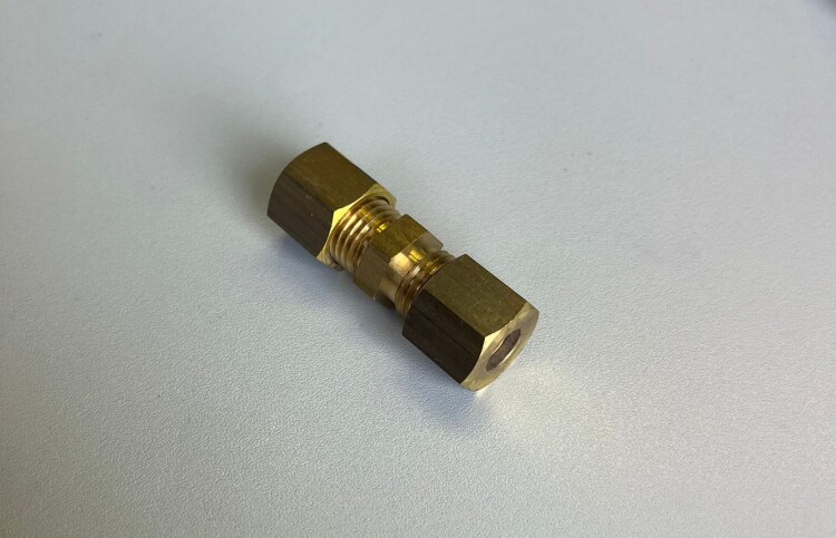 Резьбовое соединение Oventrop Ofix-Oil 8x8 мм муфтовое латунь 2081252