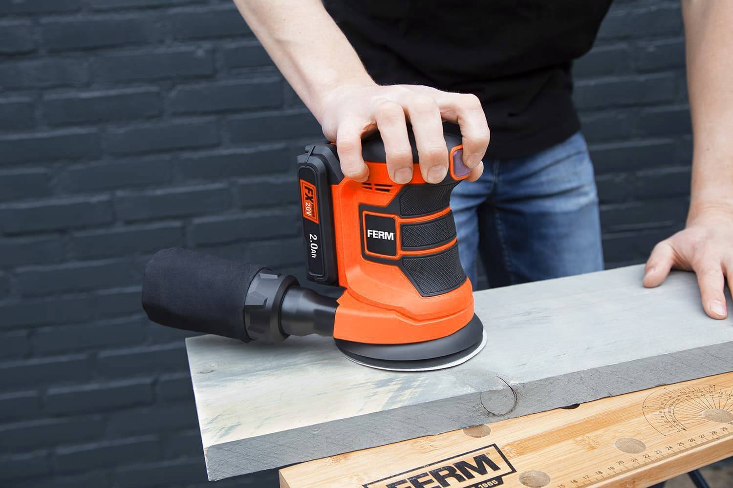 Эксцентриковая шлифовальная машина FERM ESM 300 Вт 125 мм ESM