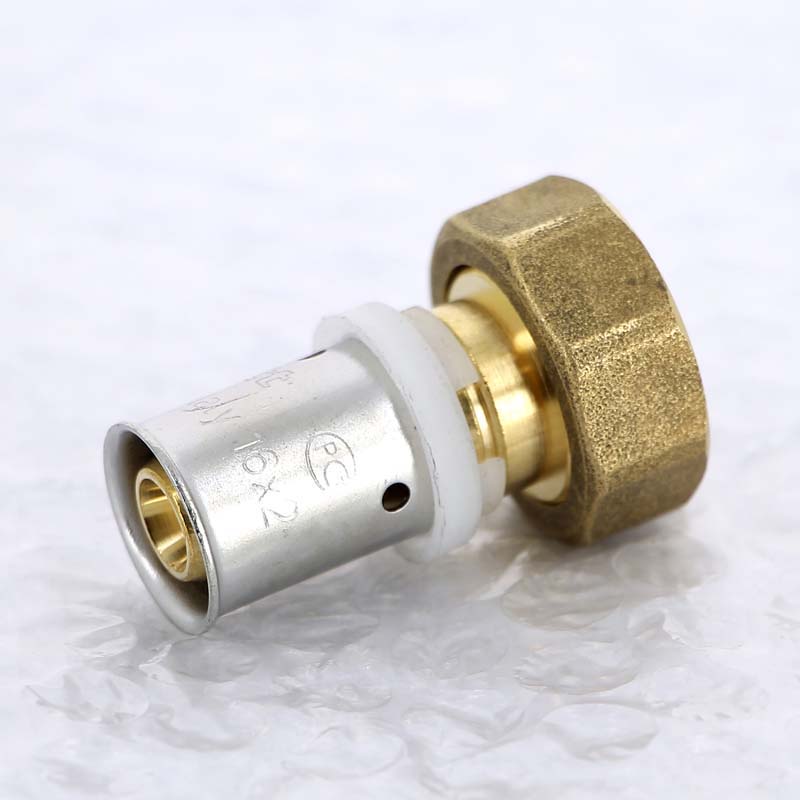 Муфта переходная пресс-В Uni-Fitt с накидной гайкой Евроконус 16х3/4 713G6300