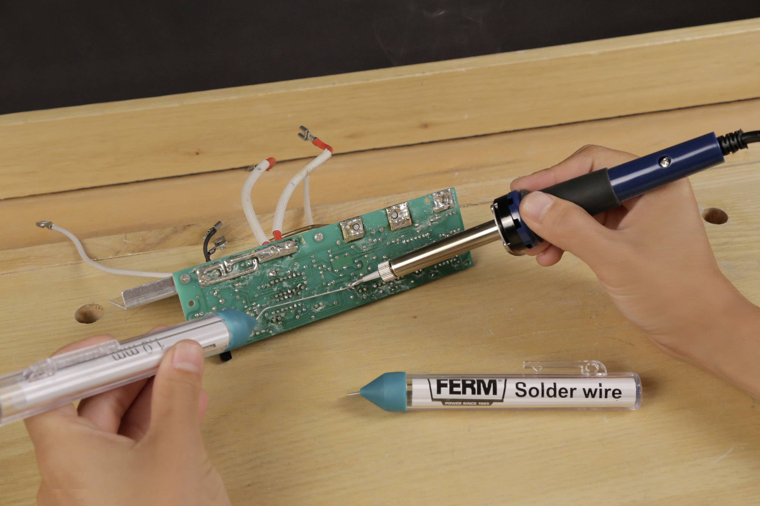 Паяльник Ferm SGM1013