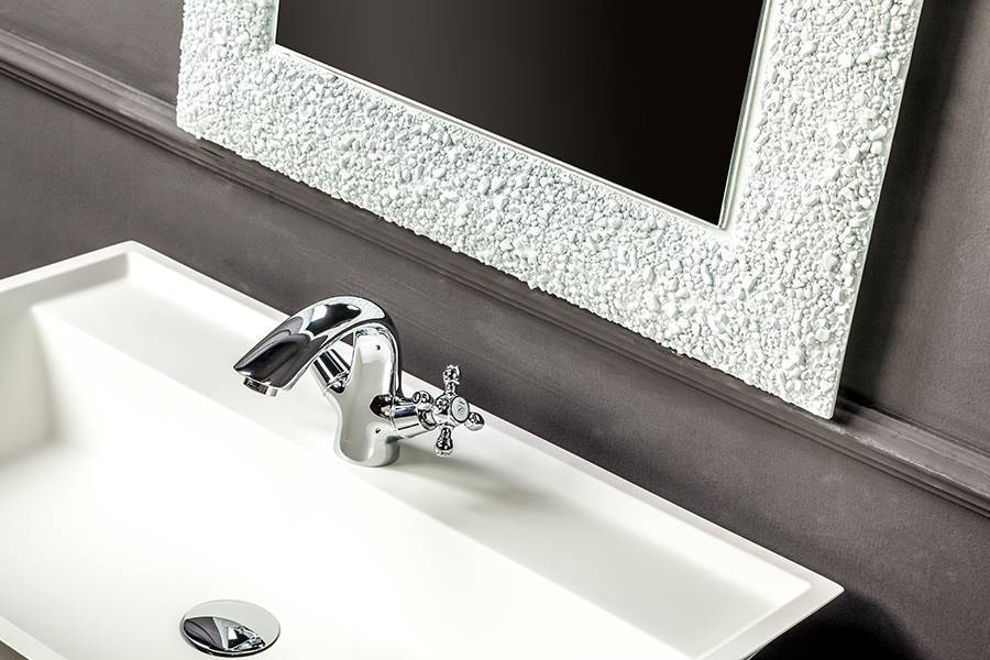 Зеркало прямоугольное Armadi Art с подсветкой 60х4х90 см белый 537