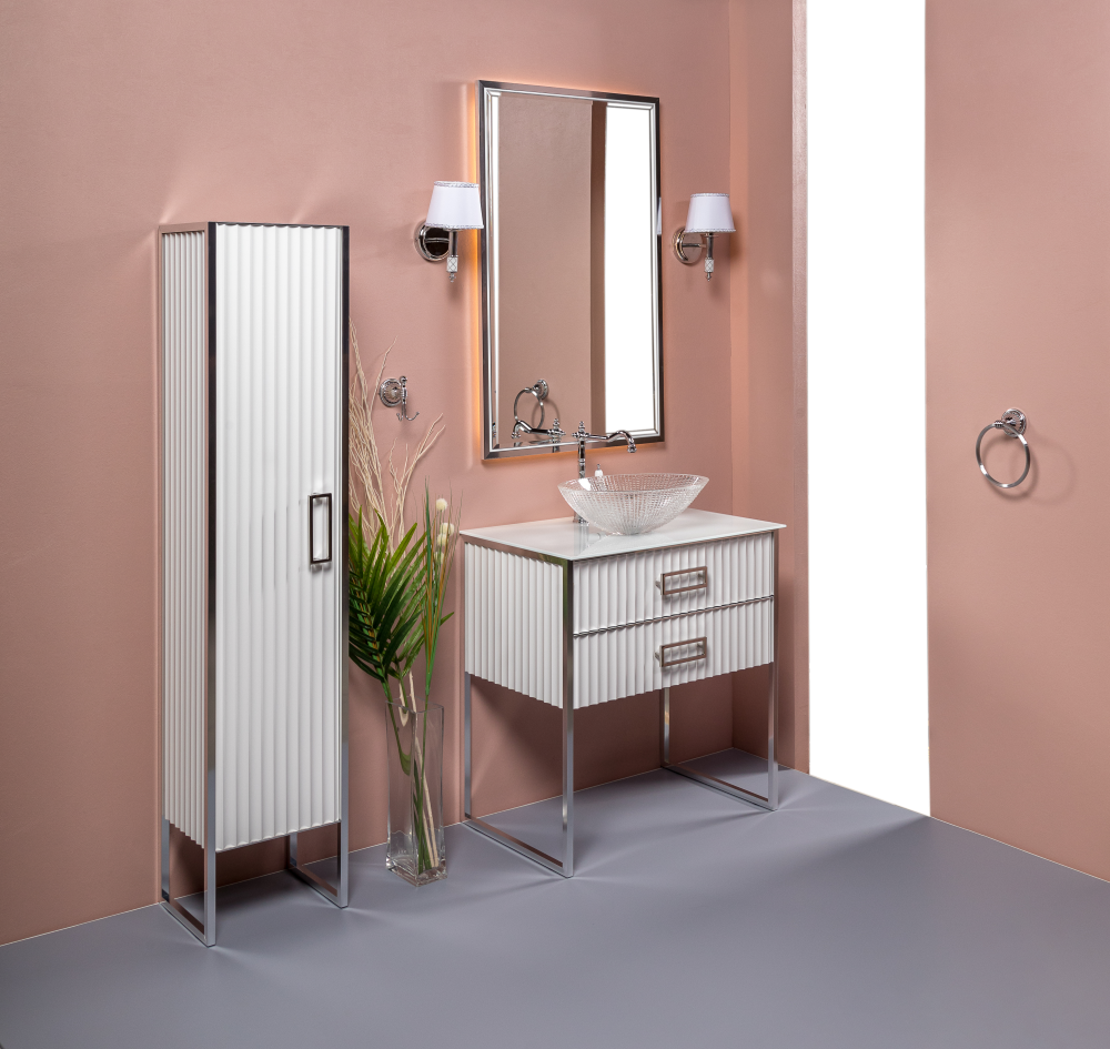 Зеркало прямоугольное подвесное с подсветкой Armadi Art Monaco 70х1.5х110 см золото 566-WCR