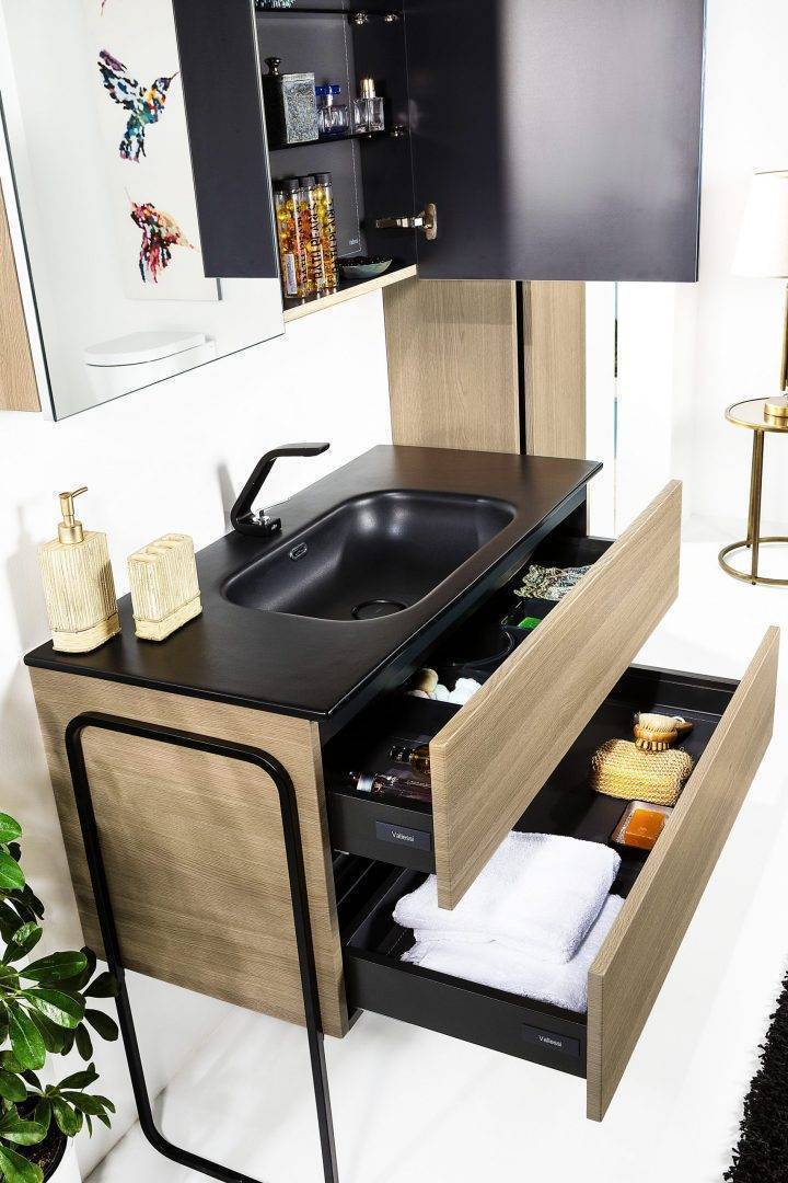 Зеркальный шкаф подвесной Armadi Art Vallessi 80х13х65 см с подсветкой светлое дерево 547-L