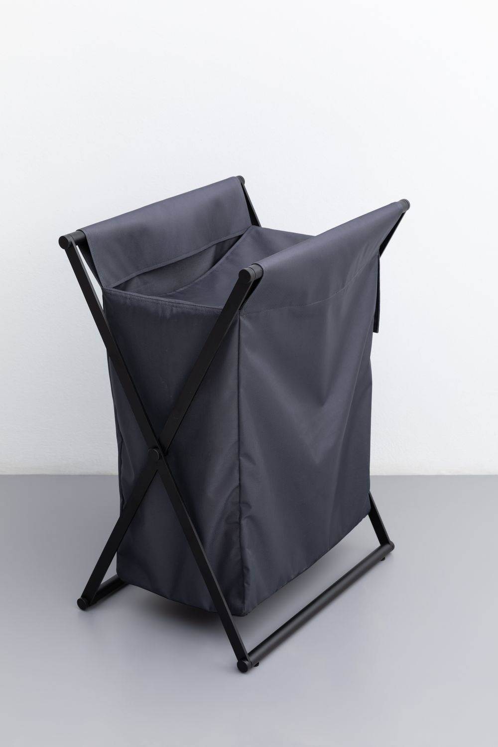 Корзина для белья Allen Brau Priority 57.2x34x86.5 см серая/черная 00312049