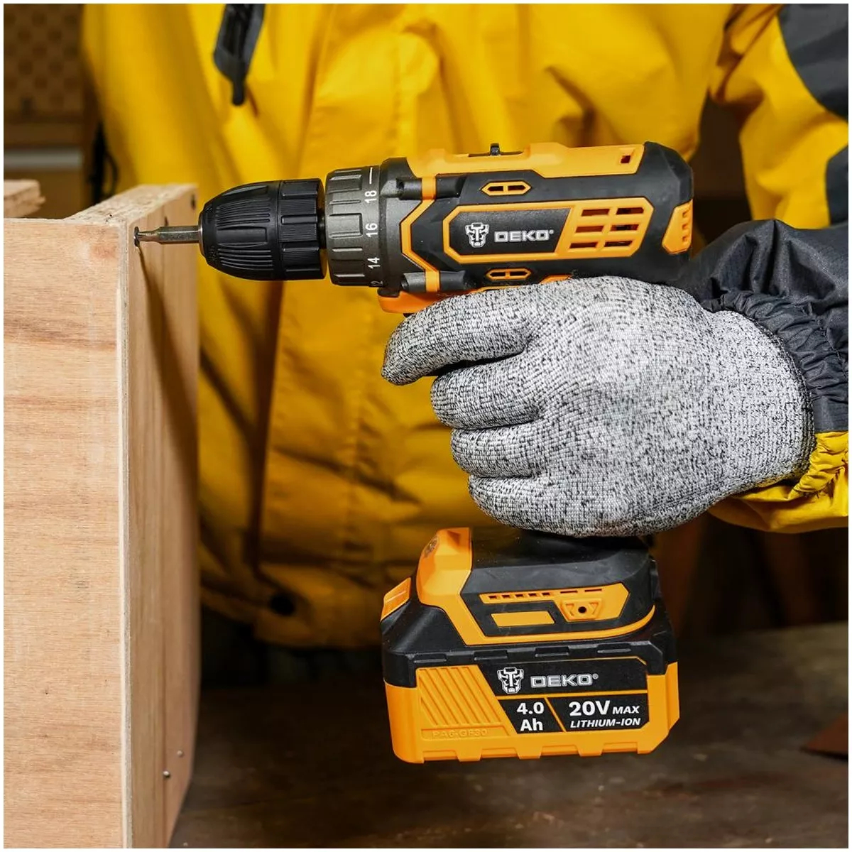 Набор аккумуляторного инструмента DEKO DKCD20 и DKAG20-125 20 В 2x4.0 Ач 063-4310