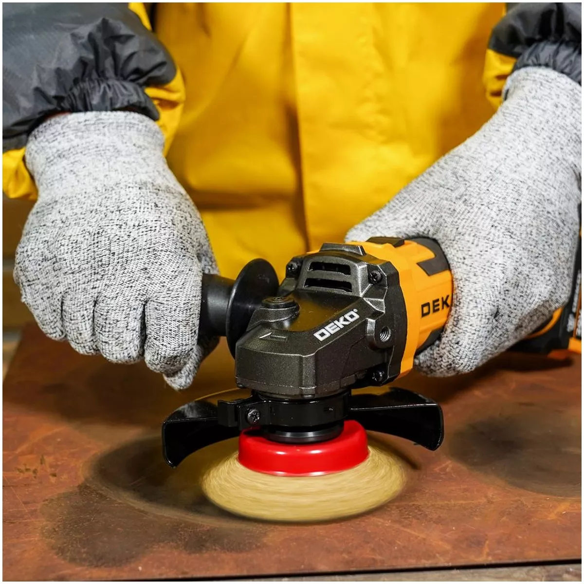 Набор аккумуляторного инструмента DEKO DKCD20 и DKAG20-125 20 В 2x4.0 Ач 063-4310