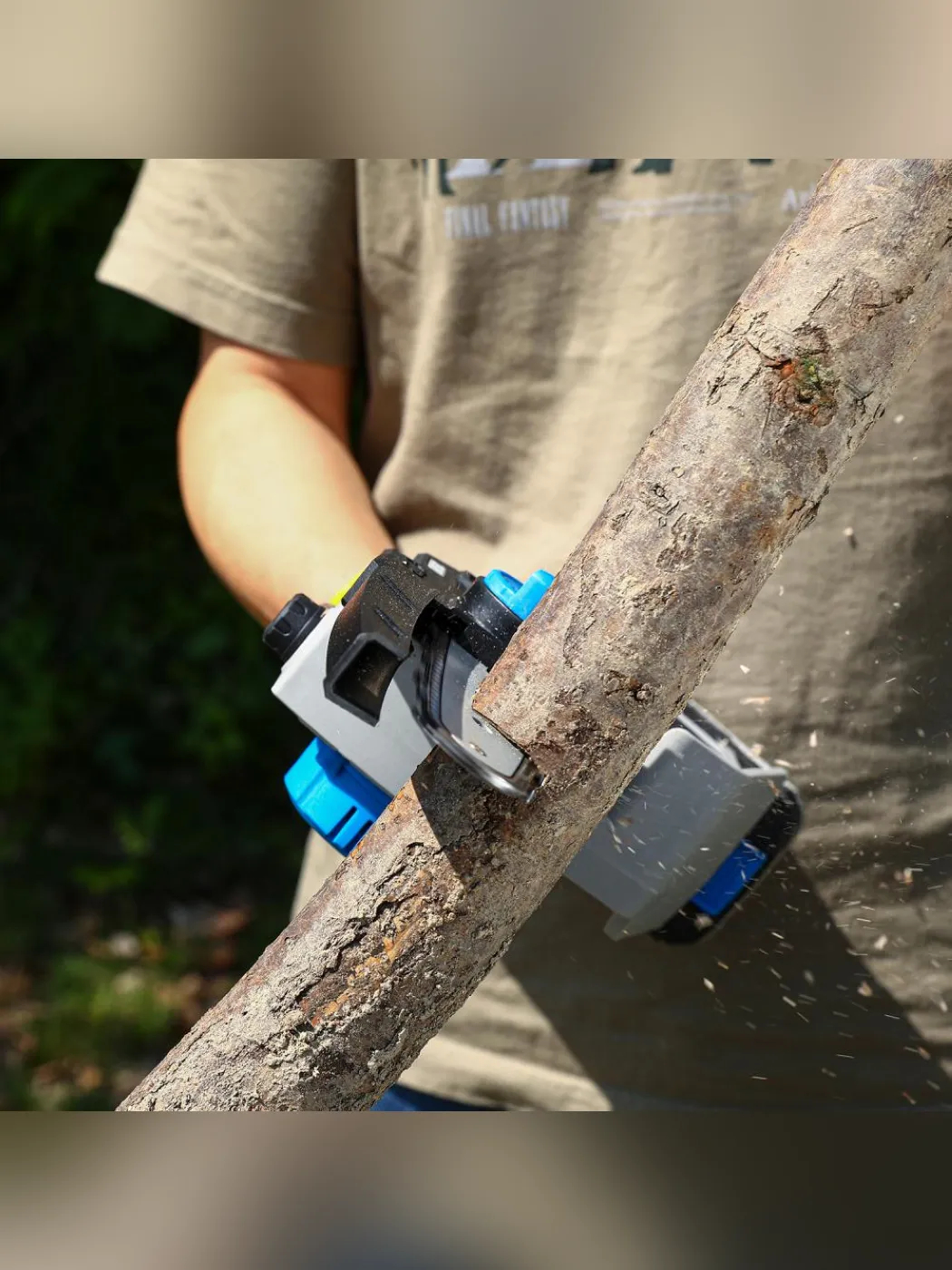 Пила цепная аккумуляторная бесщеточная DEKO DKCHS 20V 6 20 В 2x2.2 Ач 083-2014