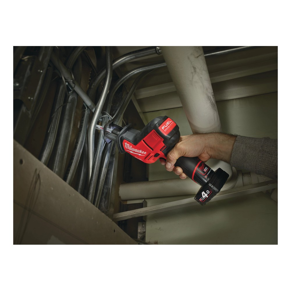 Пила сабельная аккумуляторная Milwaukee M12 CHZ-0 FUEL 4933446960