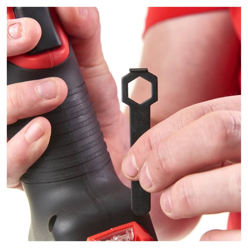 Заклепочник аккумуляторный Milwaukee M12 BPRT-201X 2.0 Ач кейс 4933464405