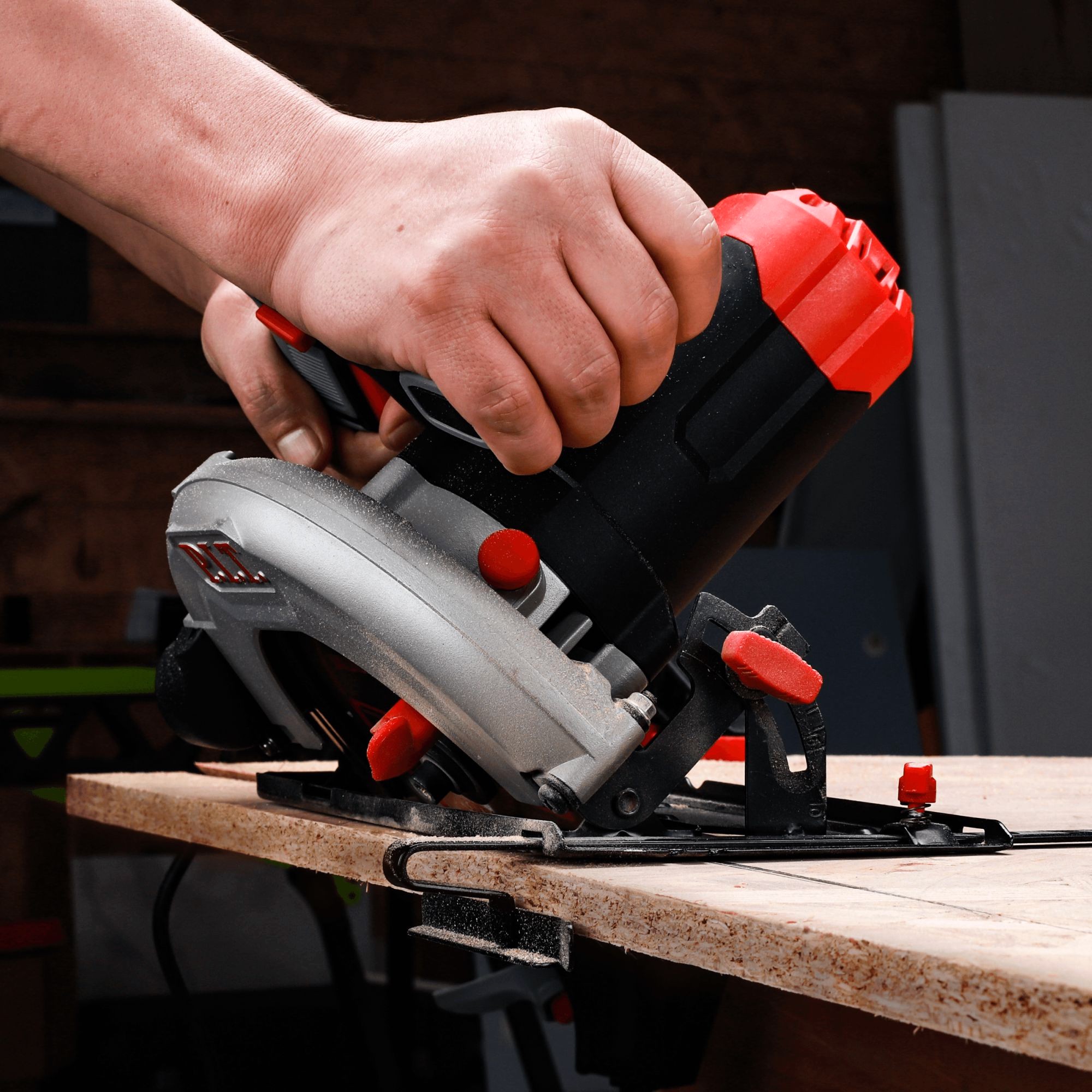 Циркулярная пила P.I.T. PKS185-C3 1400 Вт диск 185 мм PKS185-C3