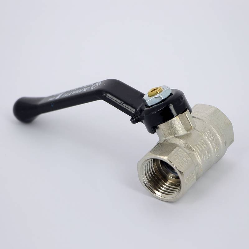 Кран шаровой Bugatti Arizona 600 ВВ 1/2 рычаг 06000001