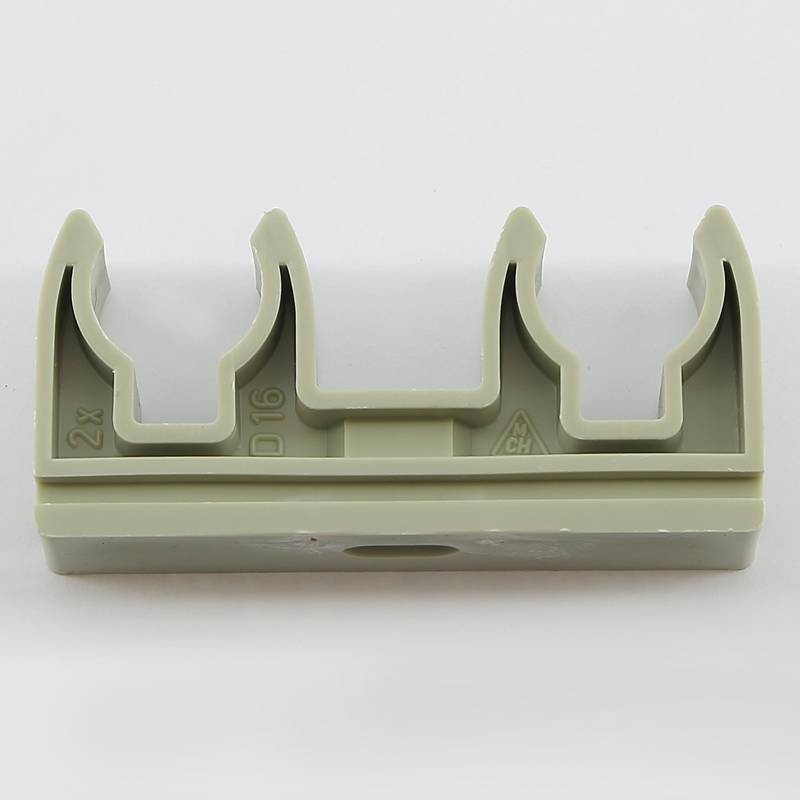 Крепление двойное для полипропиленовых труб FV-Plast 16 мм 902016