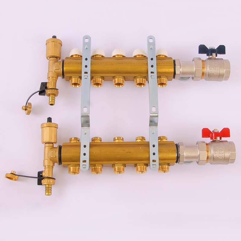 Коллекторная группа Tiemme 1x3/4 EK 5 выходов с кронштейнами и вентилями 3870006