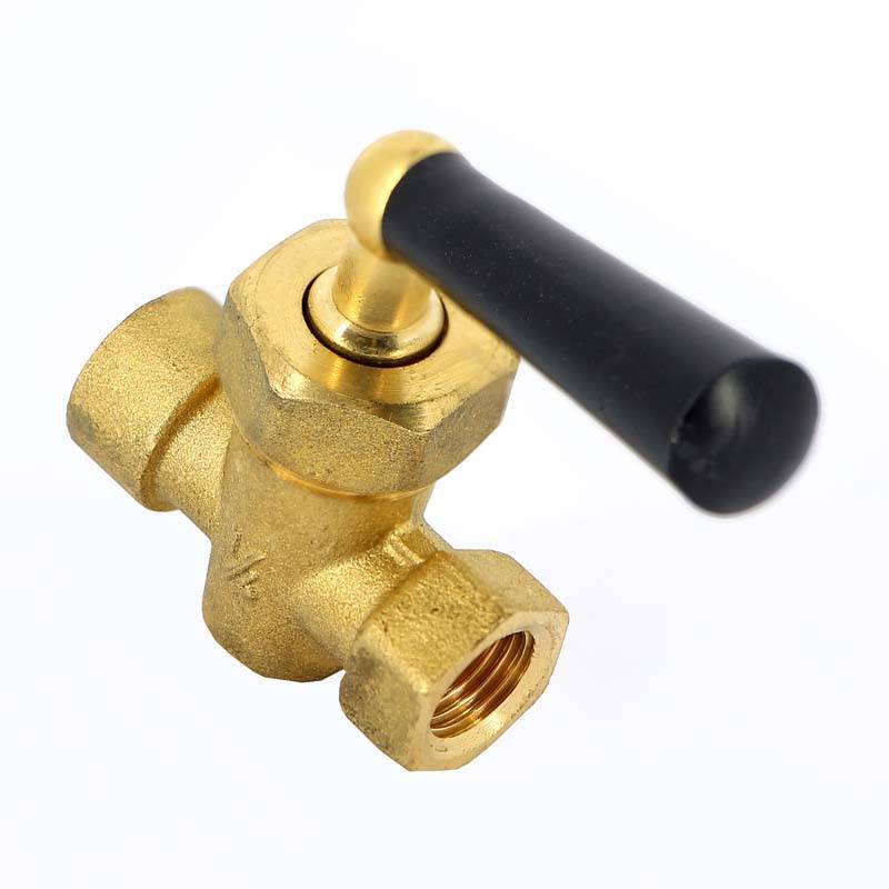 Кран трехходовой WATTS RM8MM ВВ 1/4 для манометра 10009478