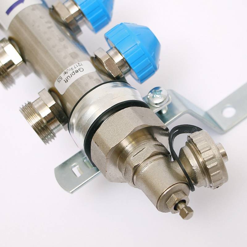 Коллекторная группа Uni-Fitt 1 x 3/4 3 выхода с расходомерами и термостатическими вентилями 455W4303