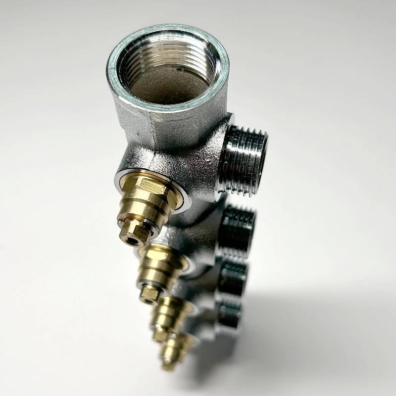 Коллектор распределительный Uni-Fitt 3/4 НВ 4 выхода 1/2 45 мм с вентилями под 90 градусов хромированный 414C3240