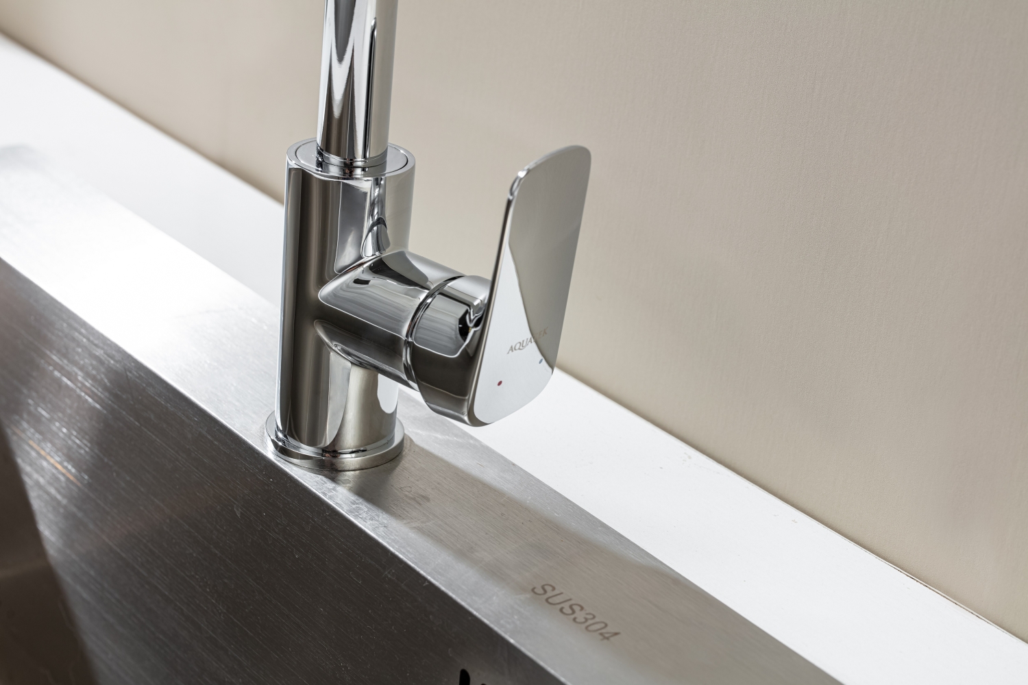 Смеситель для кухни Aquanet Вега квадратный излив хром AQ1081CR