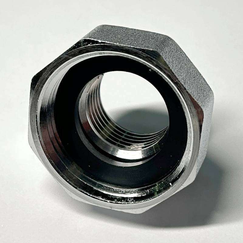 Переходник резьбовой General Fittings ВР-ВР 1x1/2 хромированный с плоской прокладкой dui635C4201