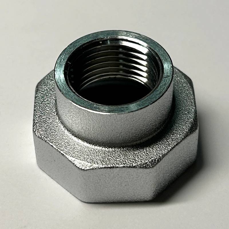 Переходник резьбовой General Fittings ВР-ВР 1x1/2 хромированный с плоской прокладкой dui635C4201