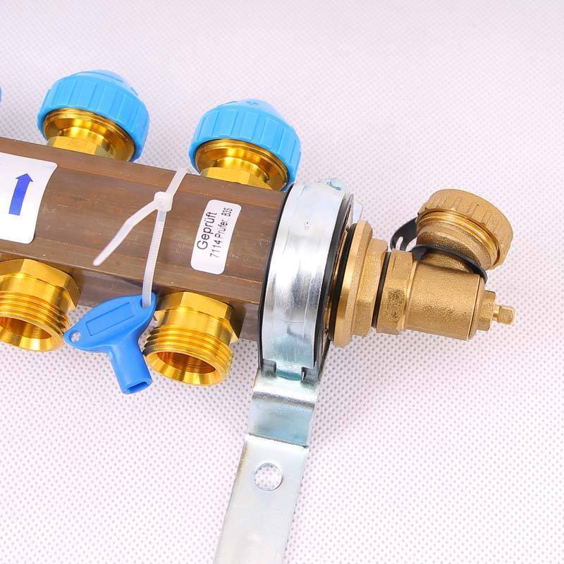 Коллекторная группа Watts HKV 1x3/4 EK 3 выхода с вентилями 10004174