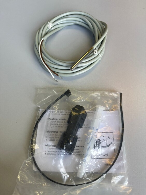 Датчик температуры подающей линии Buderus VF1000 2 м 99676984