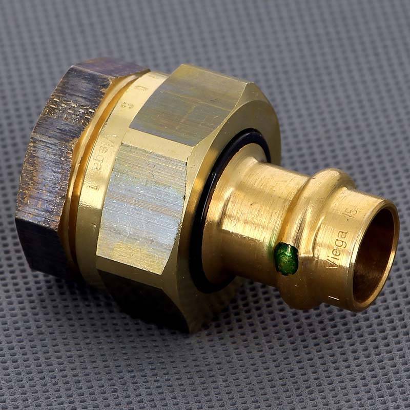 Муфта разъёмная пресс Viega Sanpress диэлектрическая бронза 15x1/2 ВР 469450