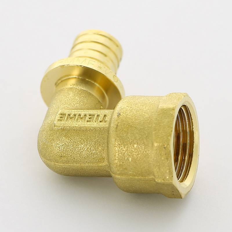 Угол аксиальный Uni-Fitt 16x1/2 ВР латунь 744G6200