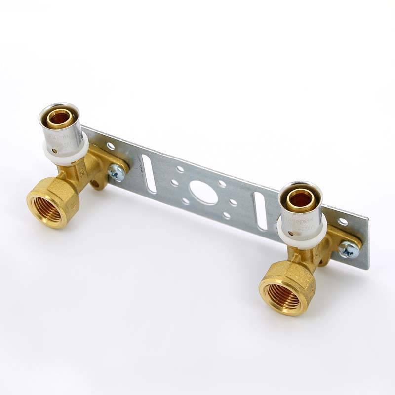 Водорозетка пресс-В двойная на планке Uni-Fitt 20х1/2 712G7200