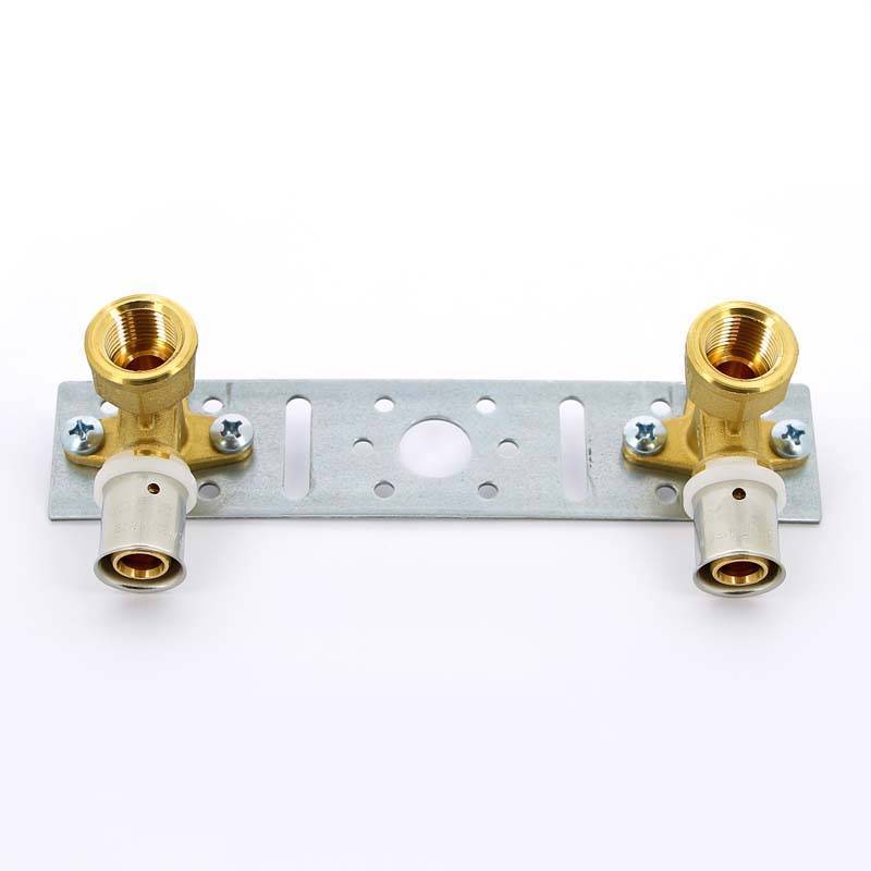 Водорозетка пресс-В двойная на планке Uni-Fitt 20х1/2 712G7200