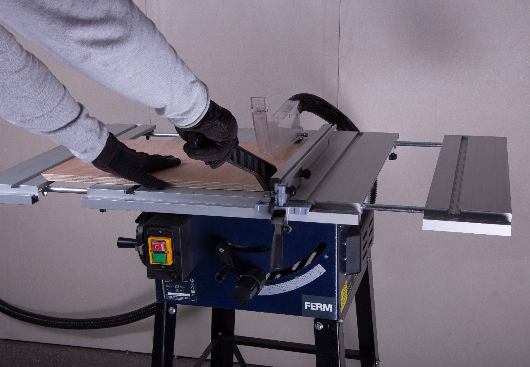 Станок распиловочный Ferm TSM Вт TSM