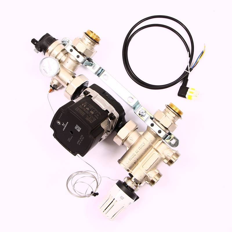 Насосно-смесительная группа Uni-Fitt SOLOMIX 1 с насосом Grundfos UPM3 AUTO 25-70 130 472E1200