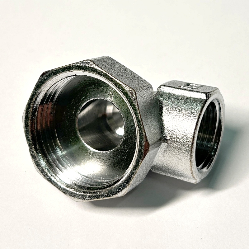 Угол редукционный В 1 х 1/2 хромированный