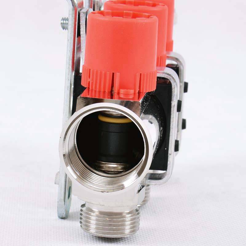 Коллекторная группа с балансировочными и термостатическими вентилями UNI-FITT 1x3/4 EK 3 выхода 441E4303