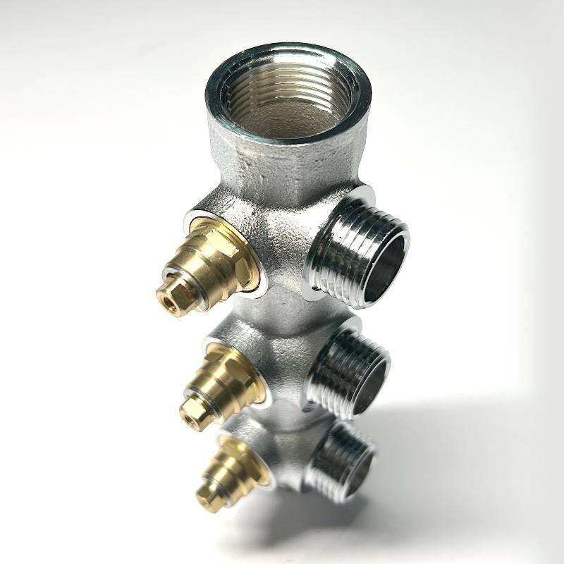 Коллектор распределительный Uni-Fitt 3/4 НВ 3 выхода 1/2 45 мм с вентилями под 90 градусов хромированный 414C3230