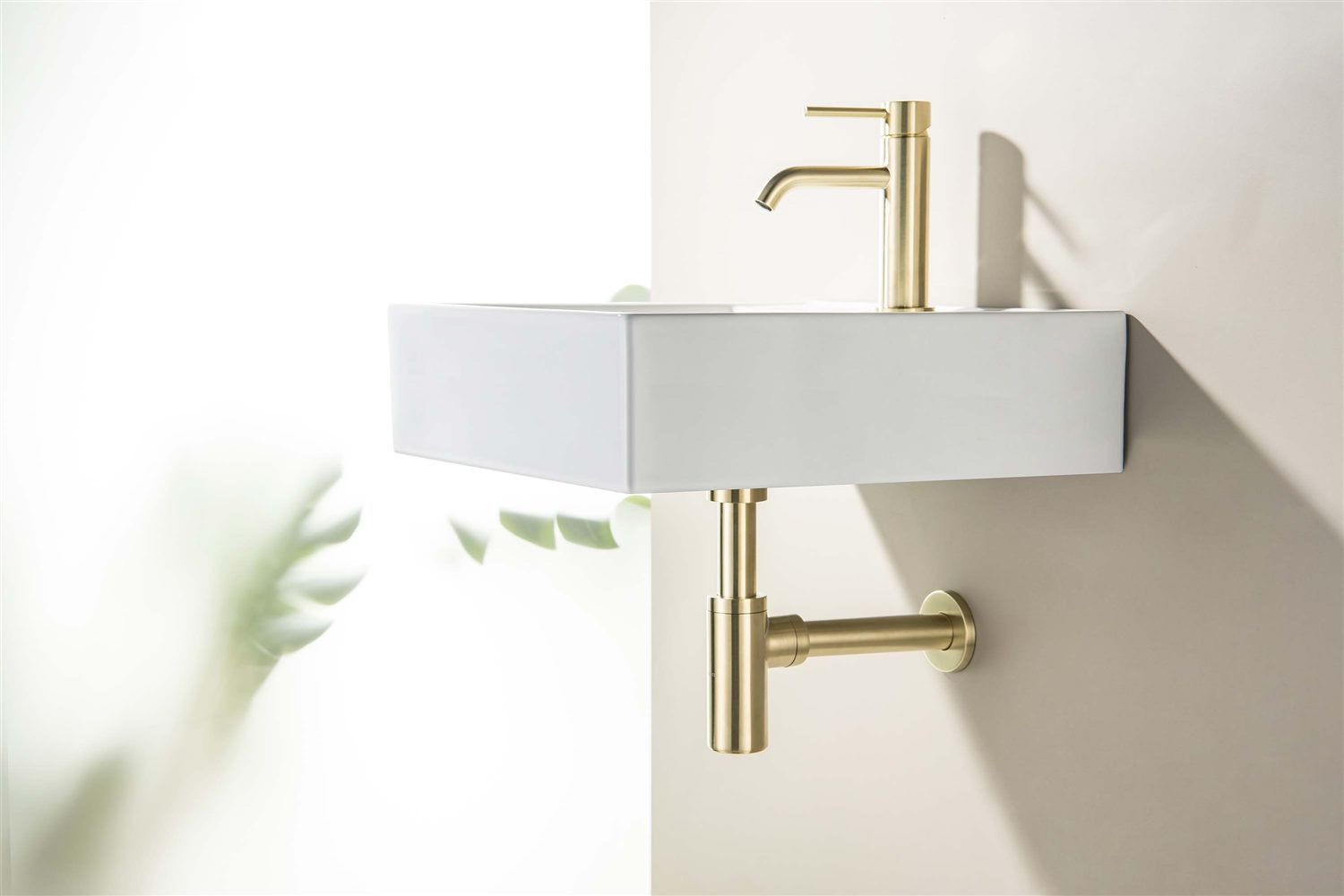 Сифон для раковины Aquatek шлифованное золото AQ6012BG