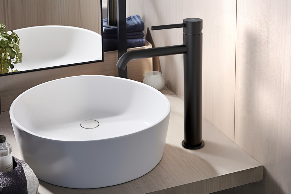 Смеситель для раковины высокий Aquanet Europa 215 мм без донного клапана матовый черный AQ1304MB