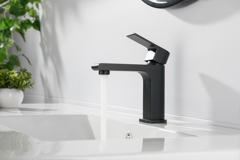 Смеситель для раковины Aquanet Лира 103 мм без донного клапана матовый черный AQ1410MB