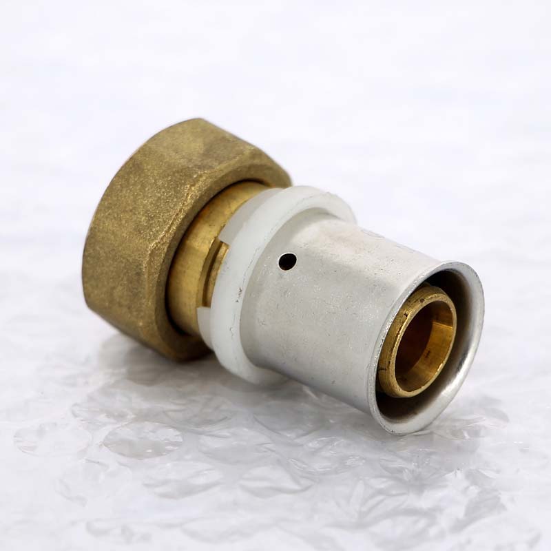 Муфта переходная пресс-В Uni-Fitt с накидной гайкой Евроконус 20х3/4 713G7300