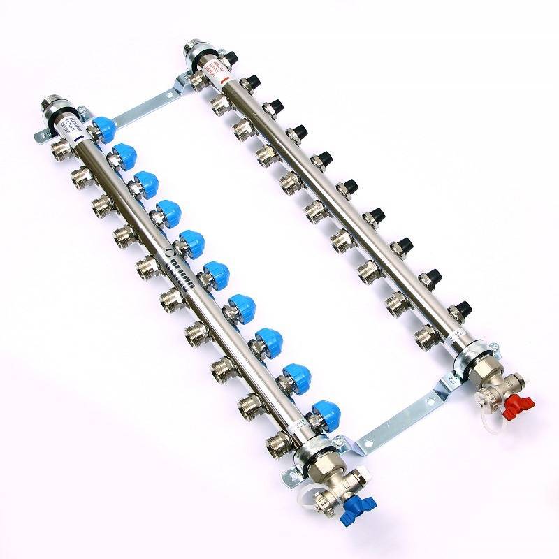 Коллекторная группа из нержавеющей стали Rehau HKV-D с регулирующими и термостатическими вентилями 1 x 3/4 EK 10 выходов 218101