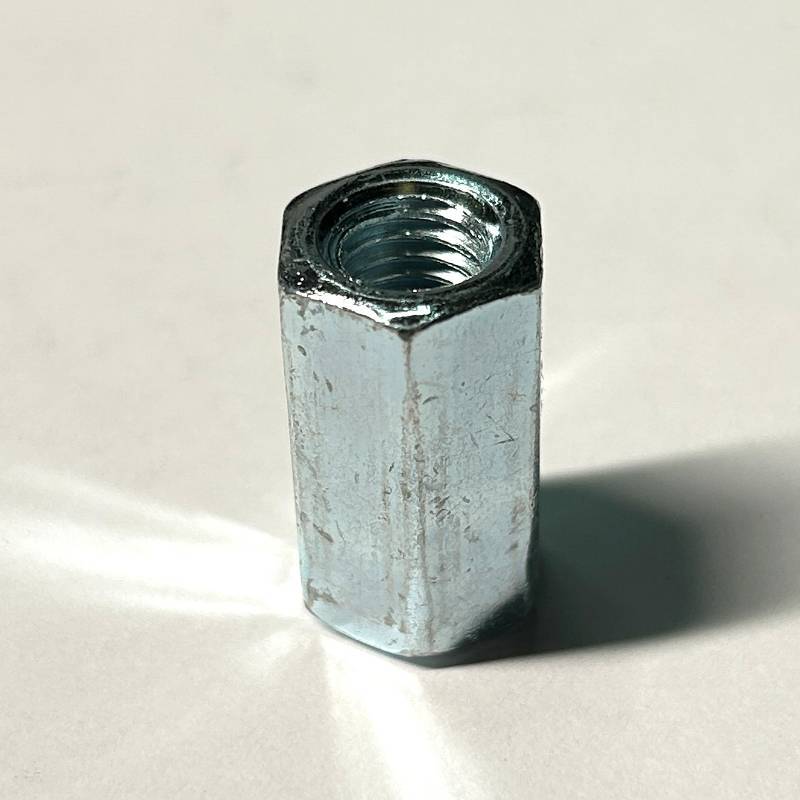 Гайка соединительная Duim M8 864C0800