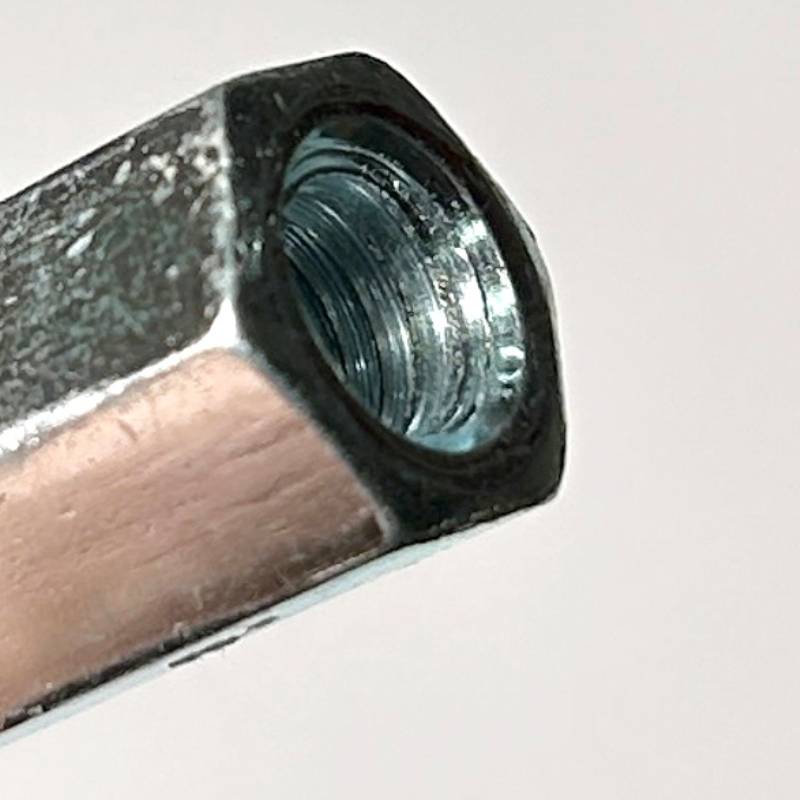 Гайка соединительная Duim M8 864C0800