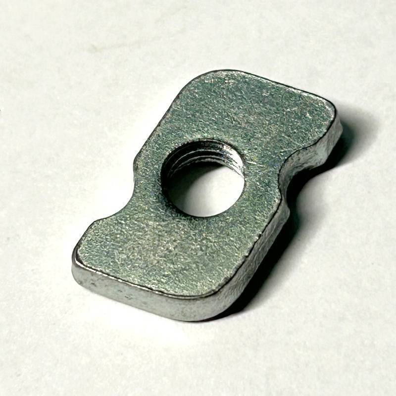 Гайка фигурная Duim M8 864F0800