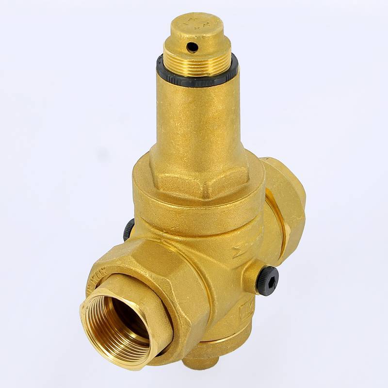 Редуктор давления Emmeti 1 1/4 ВВ с американками и отверстием под манометр 01060114