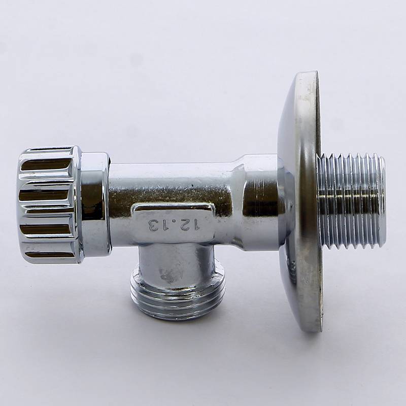 Вентиль угловой запорный Bugatti MINNESOTA 1/2 x 1/2 с розеткой хром 8600007