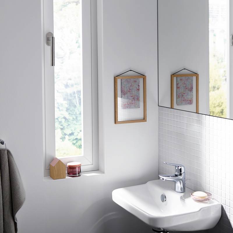 Смеситель для раковины Hansgrohe Novus 70 со сливным гарнитуром хром 71020000